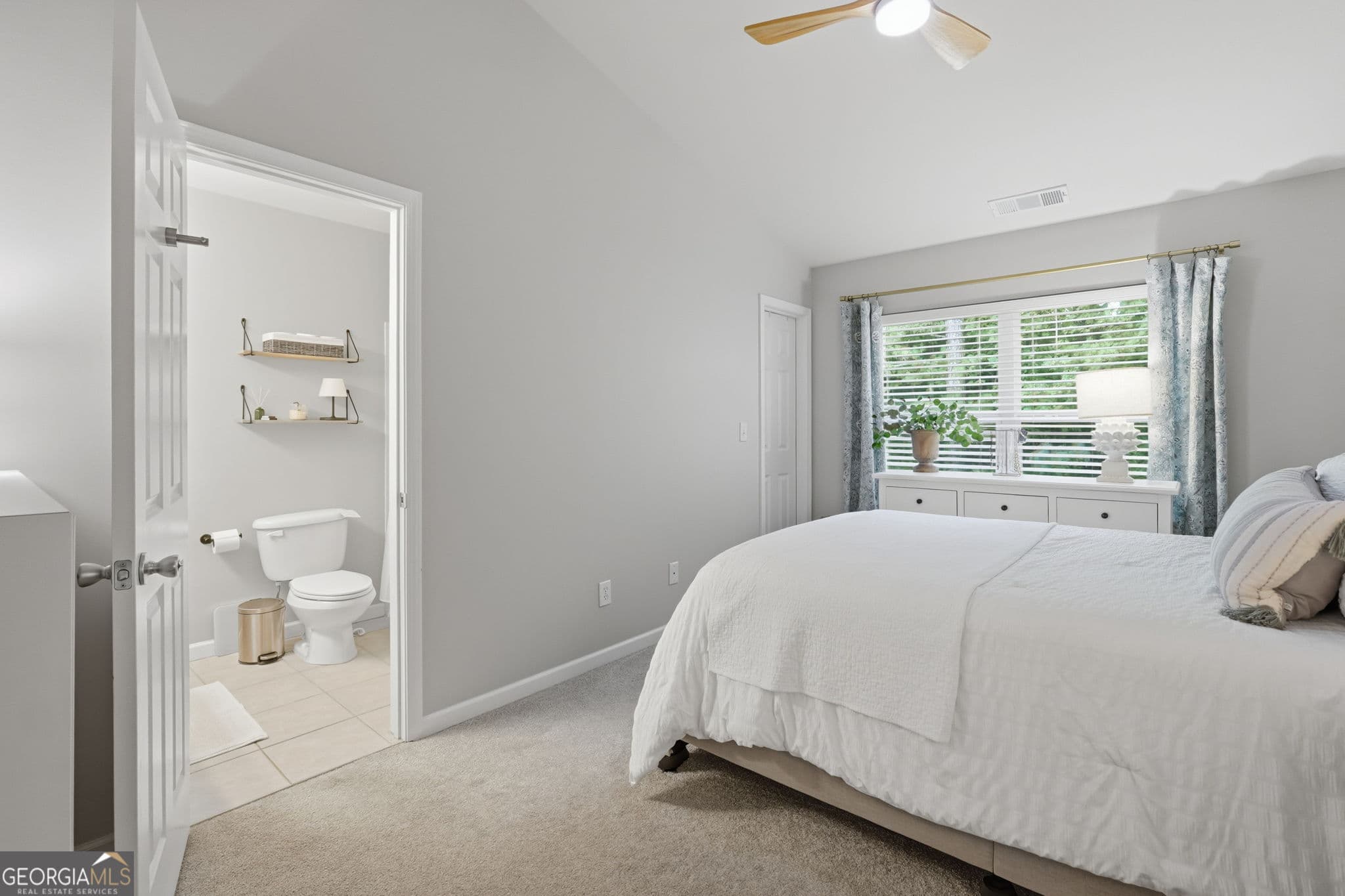 2 bedroom, 2.5 bathroom, 1,326 sq ft townhouse for sale at 1448 Liberty Parkway, Atlanta, GA 30318 — photo 8