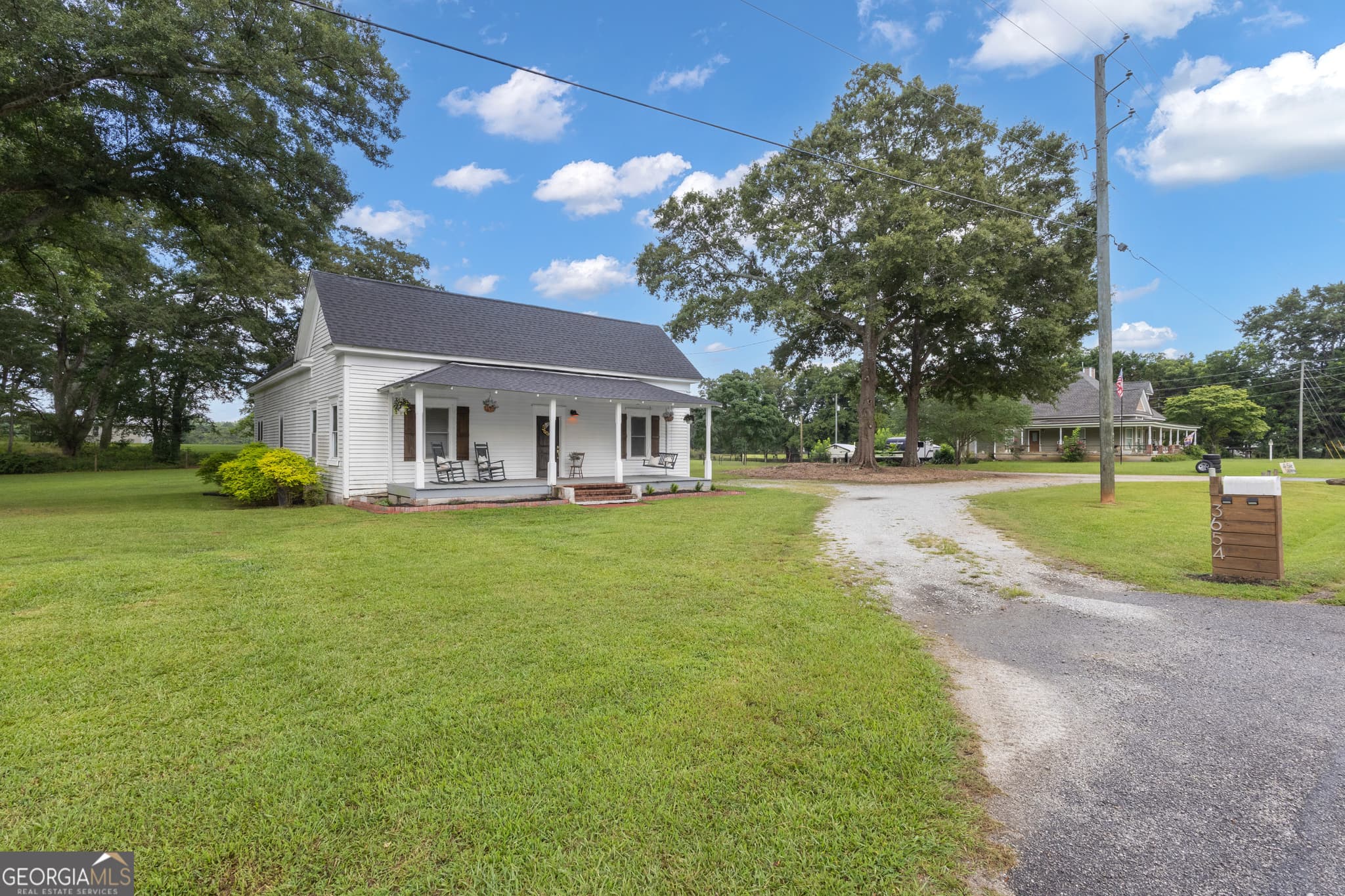 2 bedroom, 1 bathroom, 1,328 sq ft single family residence for sale at 3654 S Highway 29, Moreland, GA 30259 — photo 2