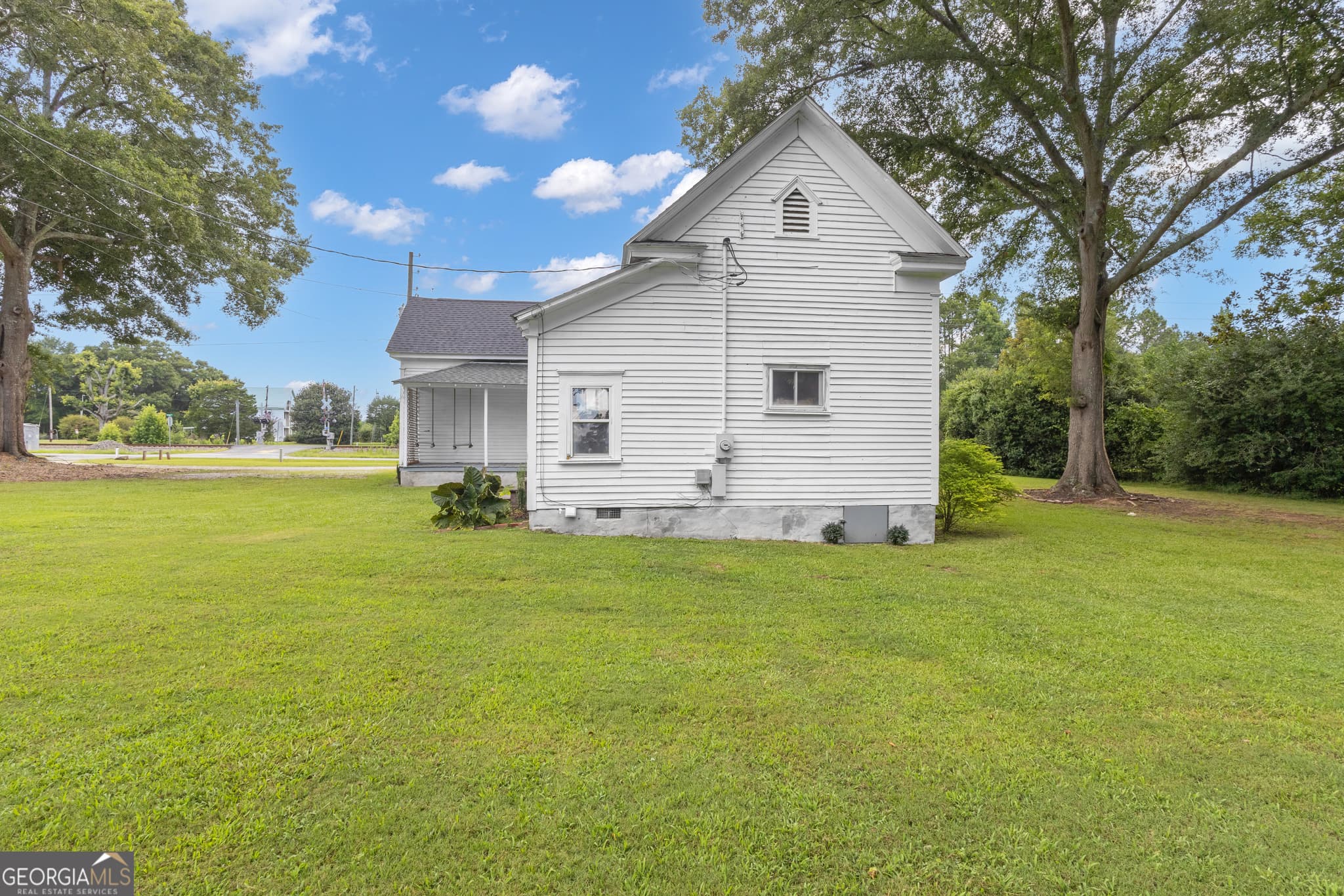 2 bedroom, 1 bathroom, 1,328 sq ft single family residence for sale at 3654 S Highway 29, Moreland, GA 30259 — photo 9