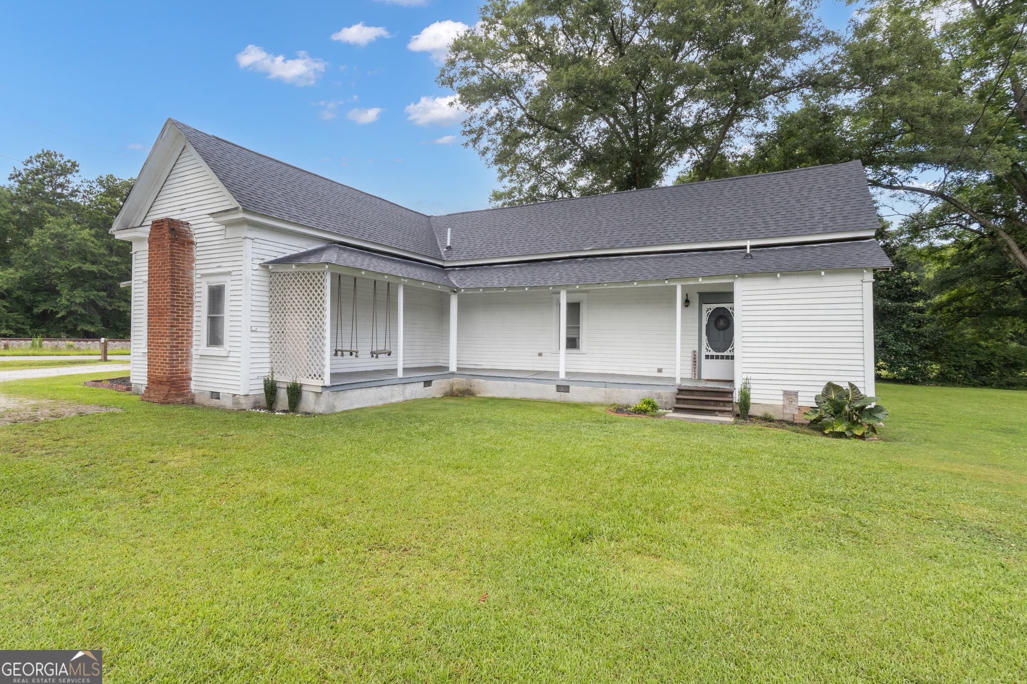 2 bedroom, 1 bathroom, 1,328 sq ft single family residence for sale at 3654 S Highway 29, Moreland, GA 30259 — photo 8