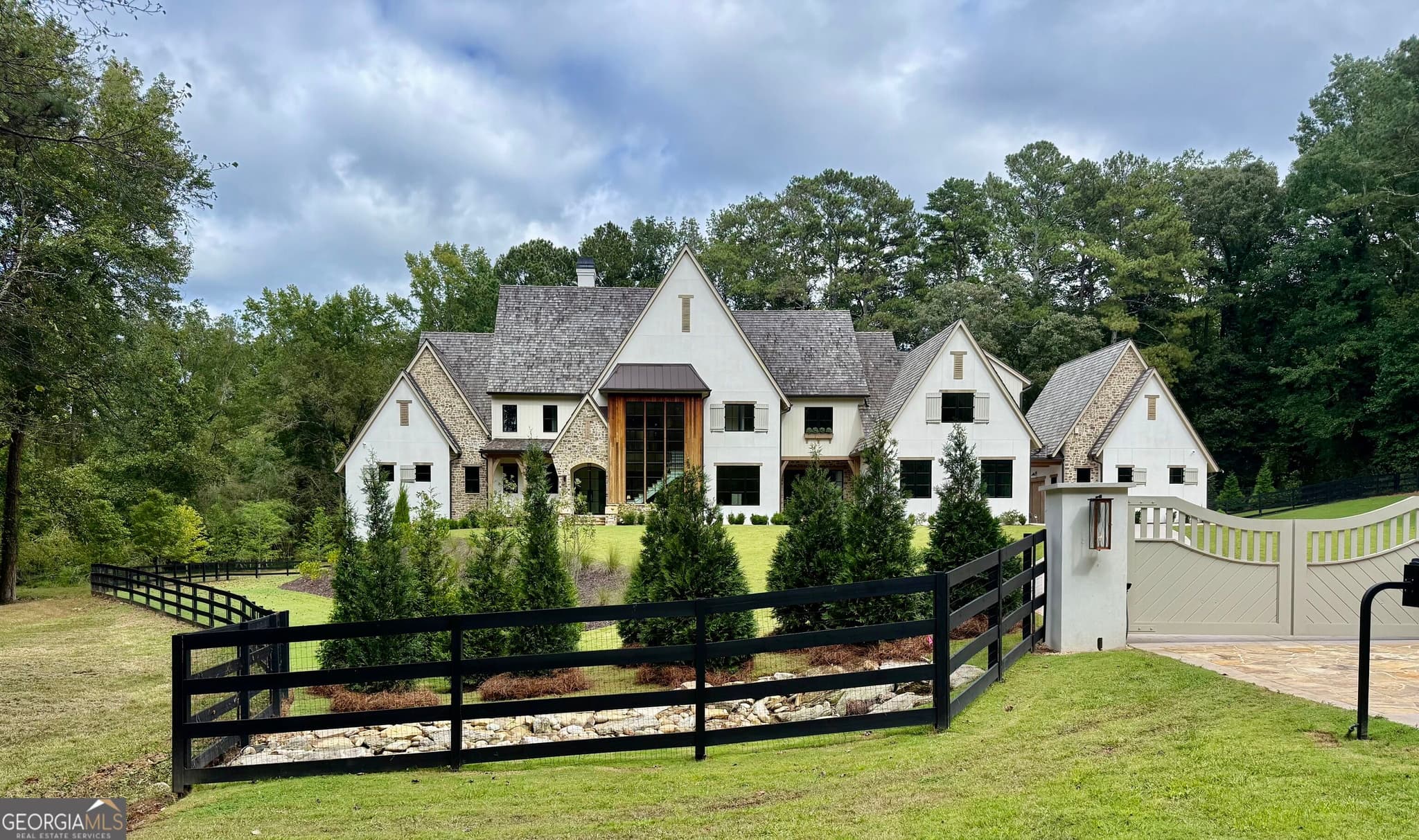 6 bedroom, 7 bathroom, 8,966 sq ft single family residence for sale at 14801 HOPEWELL Road, Milton, GA 30004 — photo 2