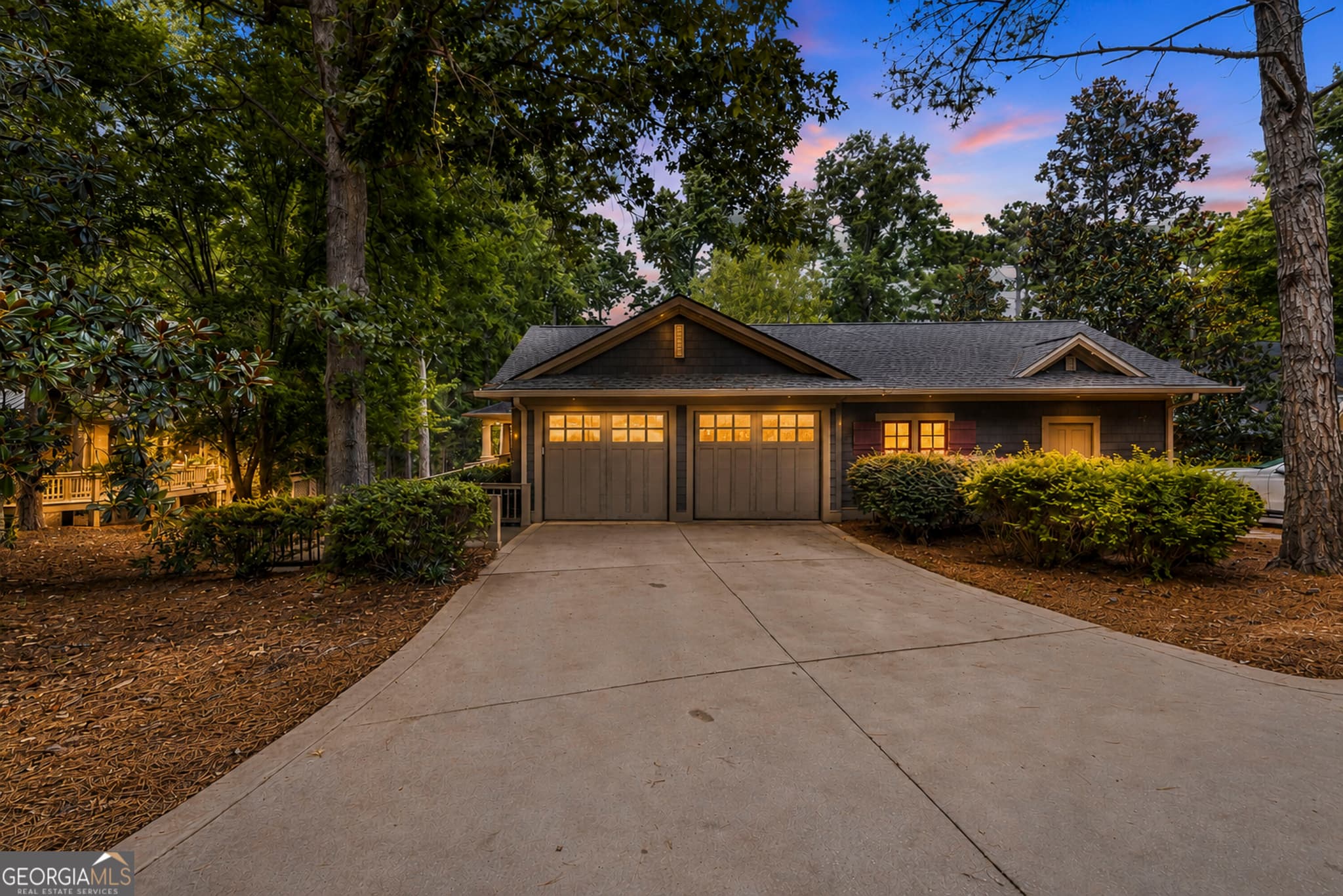 3 bedroom, 4.5 bathroom townhouse for sale at 1041 Lockets Trail, Greensboro, GA 30642 — photo 2