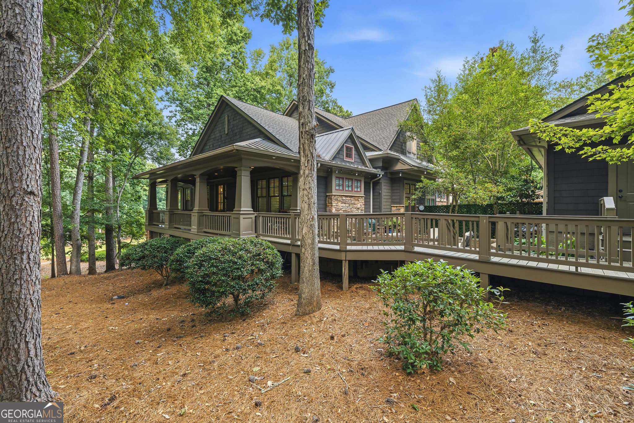 3 bedroom, 4.5 bathroom townhouse for sale at 1041 Lockets Trail, Greensboro, GA 30642 — photo 3