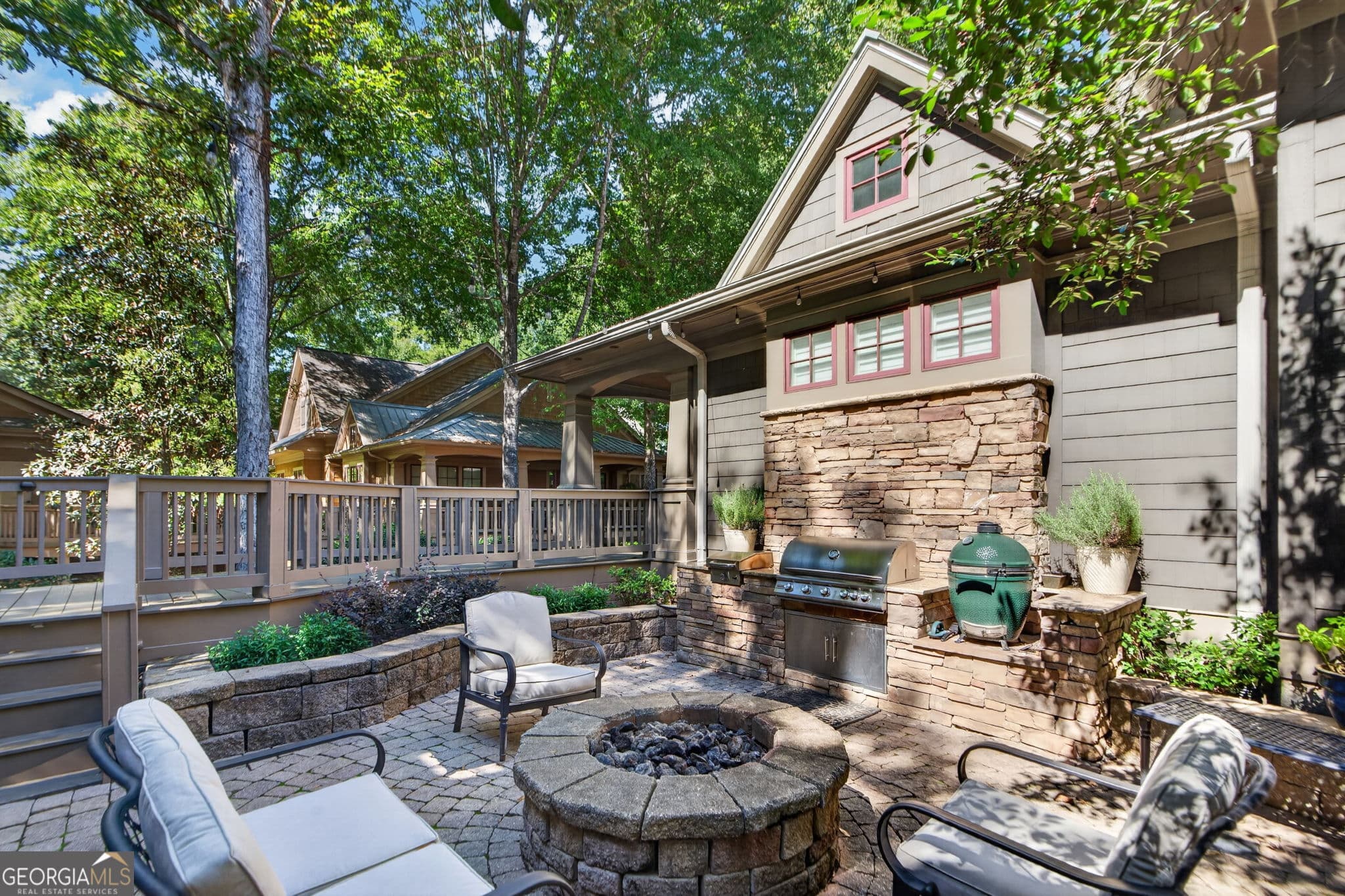 3 bedroom, 4.5 bathroom townhouse for sale at 1041 Lockets Trail, Greensboro, GA 30642 — photo 9