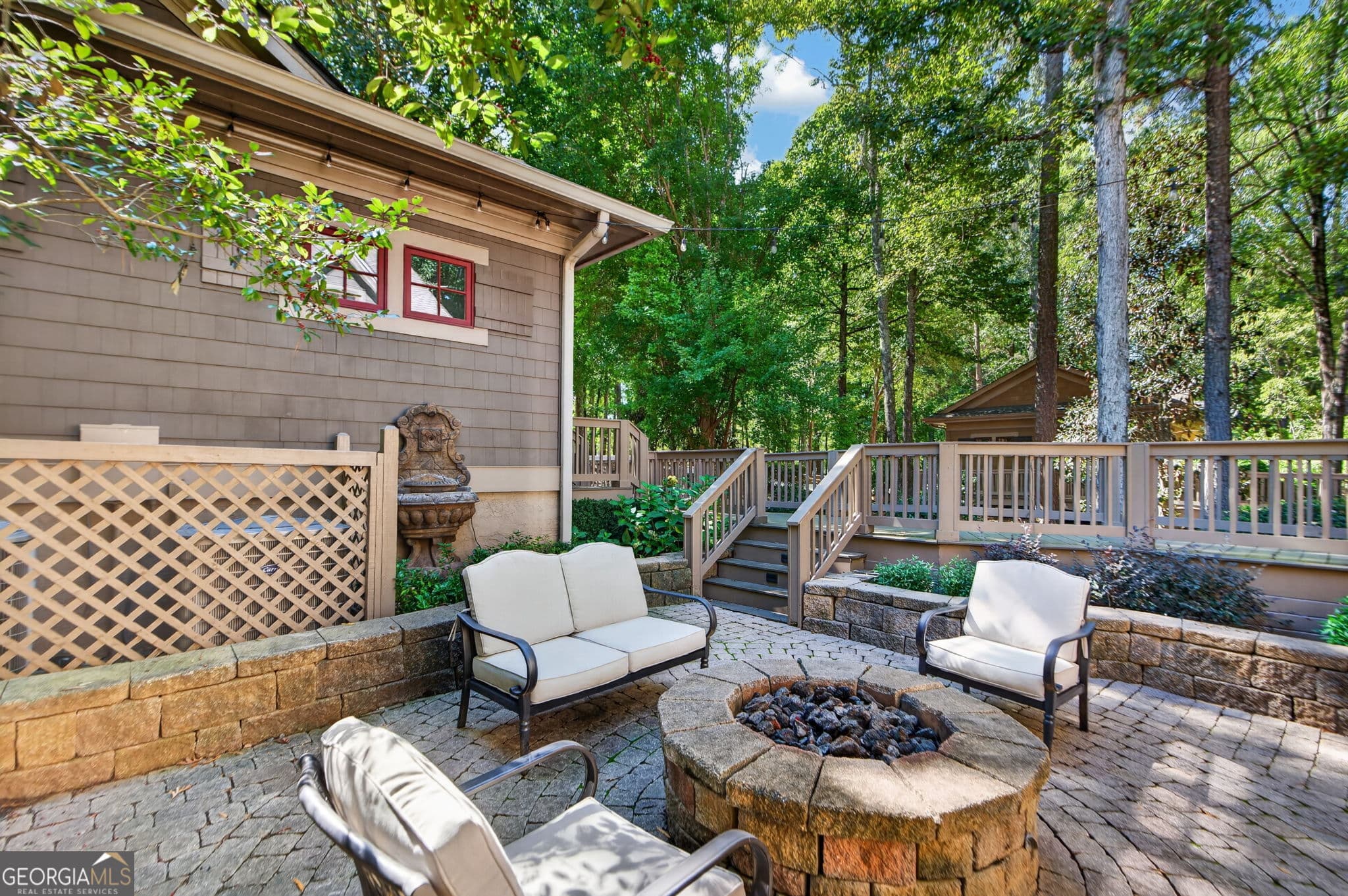 3 bedroom, 4.5 bathroom townhouse for sale at 1041 Lockets Trail, Greensboro, GA 30642 — photo 8
