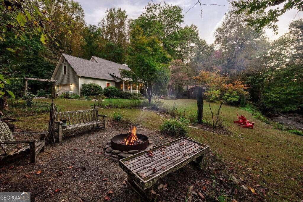 6 bedroom, 4.5 bathroom cabin,mixed use for sale at 360 Serenity Lane, Hayesville, NC 28904 — photo 3