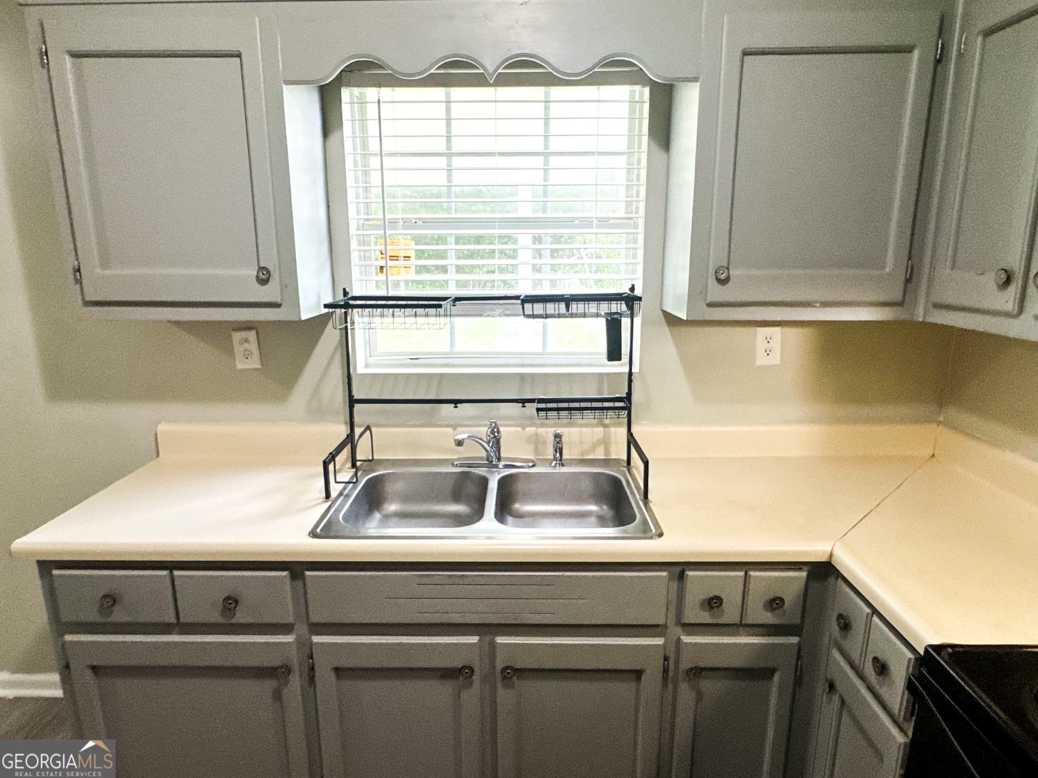 3 bedroom, 2 bathroom, 1,216 sq ft single family residence for sale at 67 Charlton, Hazlehurst, GA 31539 — photo 5