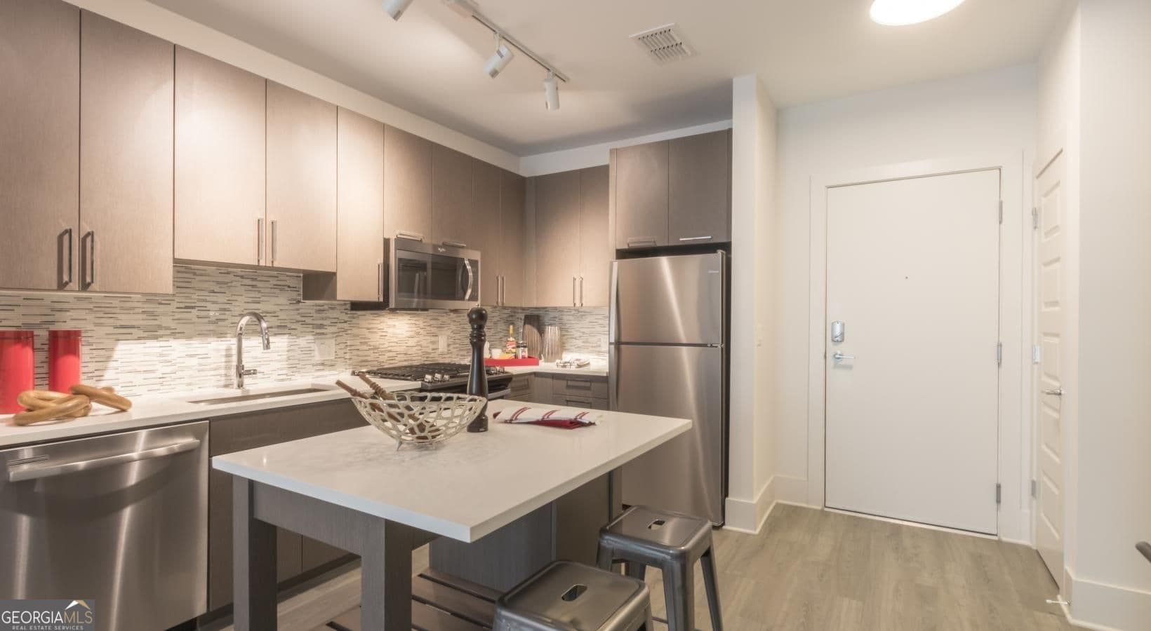 2 bedroom, 2 bathroom, 903 sq ft apartment for rent at 95 8th Street 2213, Atlanta, GA 30309 for $2,638 a month — photo 6