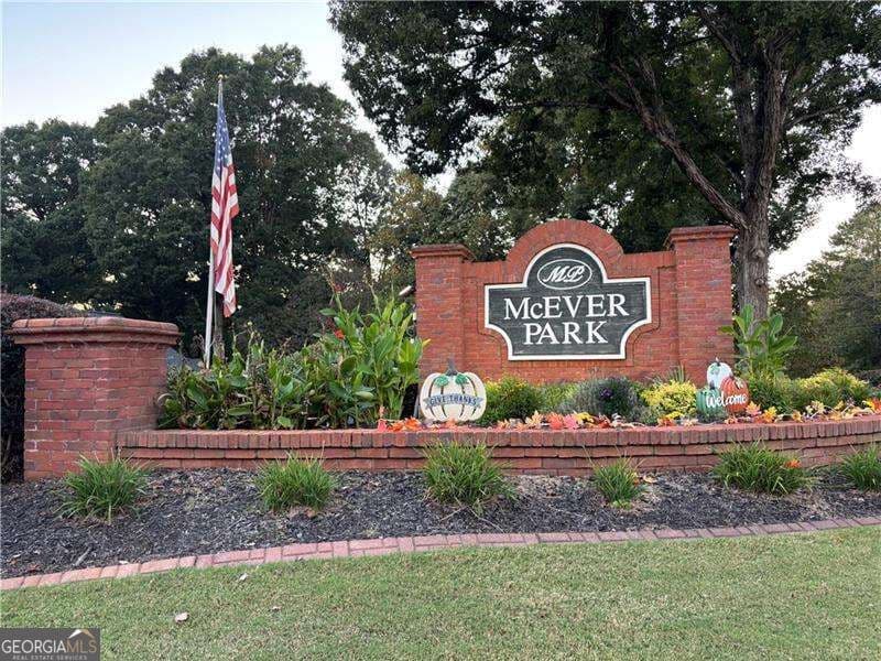 3 bedroom, 2 bathroom, 1,616 sq ft single family residence for rent at 3310 MCEVER PARK Circle, Acworth, GA 30101 for $2,500 a month — photo 2