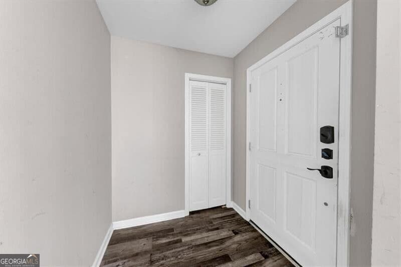 3 bedroom, 2 bathroom, 1,500 sq ft condominium for sale at 105 Adrian Place, Atlanta, GA 30327 — photo 4