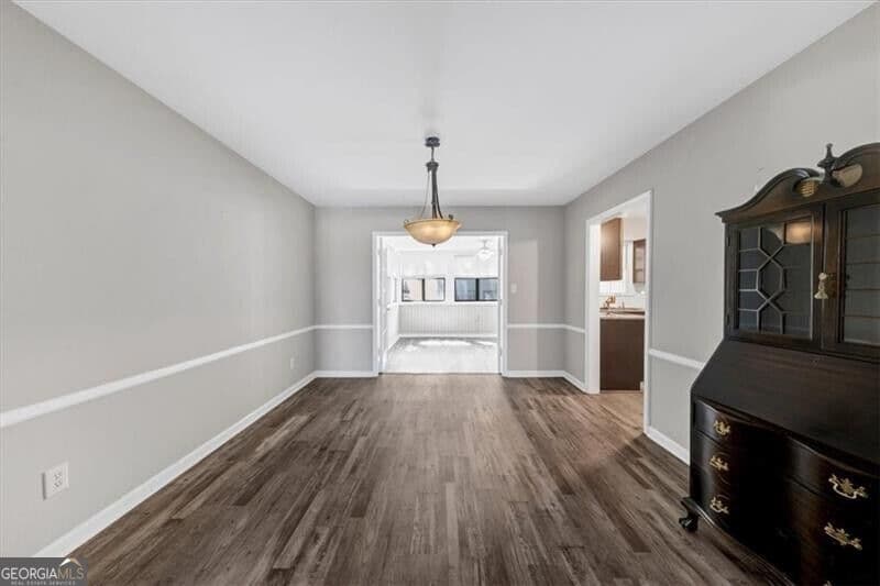 3 bedroom, 2 bathroom, 1,500 sq ft condominium for sale at 105 Adrian Place, Atlanta, GA 30327 — photo 8