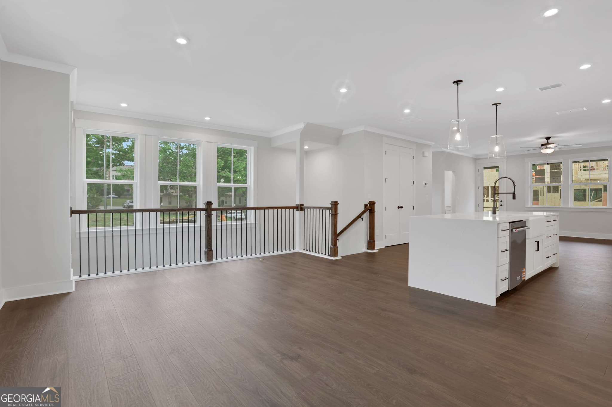 3 bedroom, 3.5 bathroom townhouse for sale at 110 Bridgecrest Road, Roswell, GA 30075 — photo 9