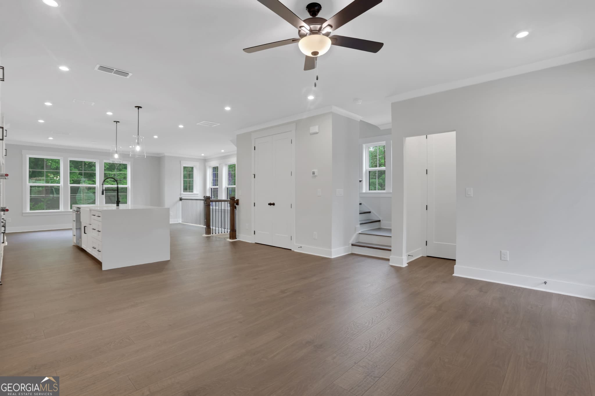 3 bedroom, 3.5 bathroom townhouse for sale at 110 Bridgecrest Road, Roswell, GA 30075 — photo 10