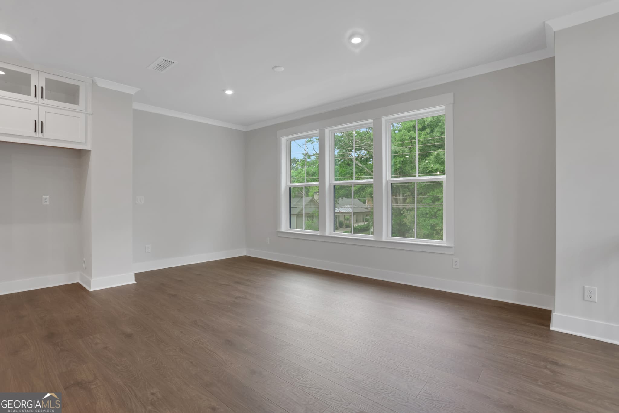 3 bedroom, 3.5 bathroom townhouse for sale at 110 Bridgecrest Road, Roswell, GA 30075 — photo 8