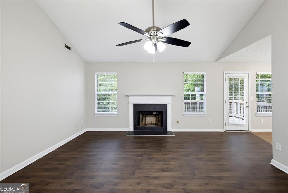 3 bedroom, 2 bathroom, 2,196 sq ft single family residence for sale at 9491 Whaleys Lake Lane, Jonesboro, GA 30238 — photo 5