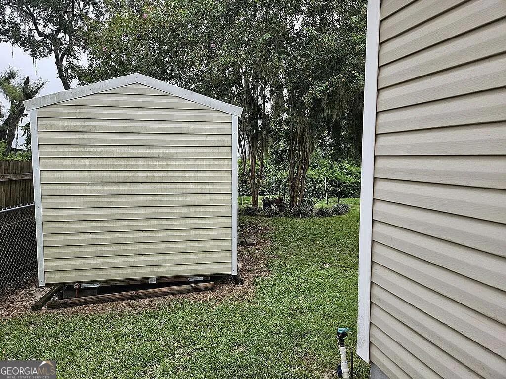 3 bedroom, 2 bathroom, 1,740 sq ft single family residence for sale at 5325 Golf Drive, Lake Park, GA 31636 — photo 2