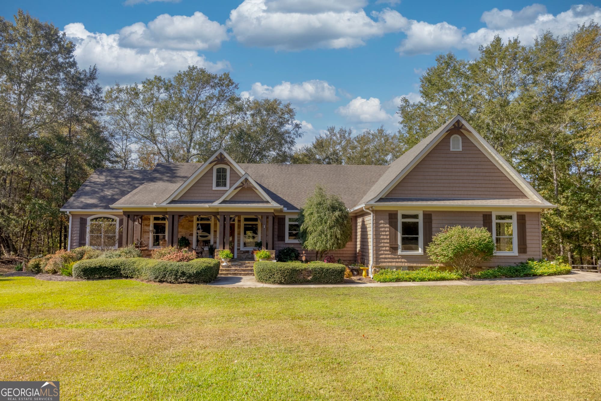 6 bedroom, 4 bathroom, 2,892 sq ft single family residence for sale at 2690 E Lawson Merritt Road, Fort Valley, GA 31030