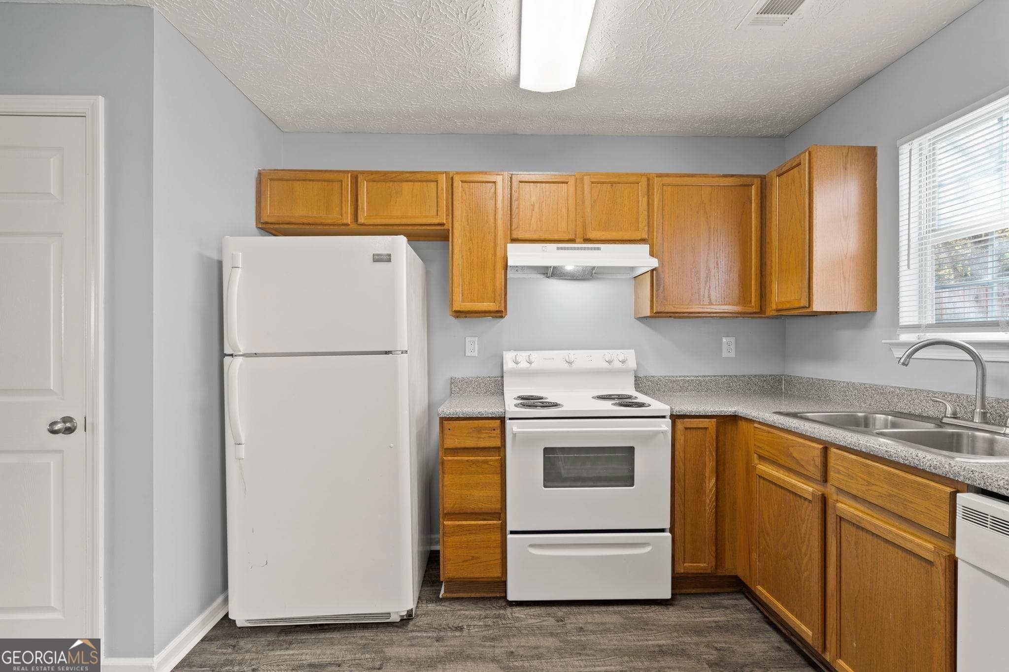 2 bedroom, 1.5 bathroom, 1,200 sq ft townhouse for rent at 1469 N 42 Highway B7, Jackson, GA 30233 for $1,225 a month — photo 4