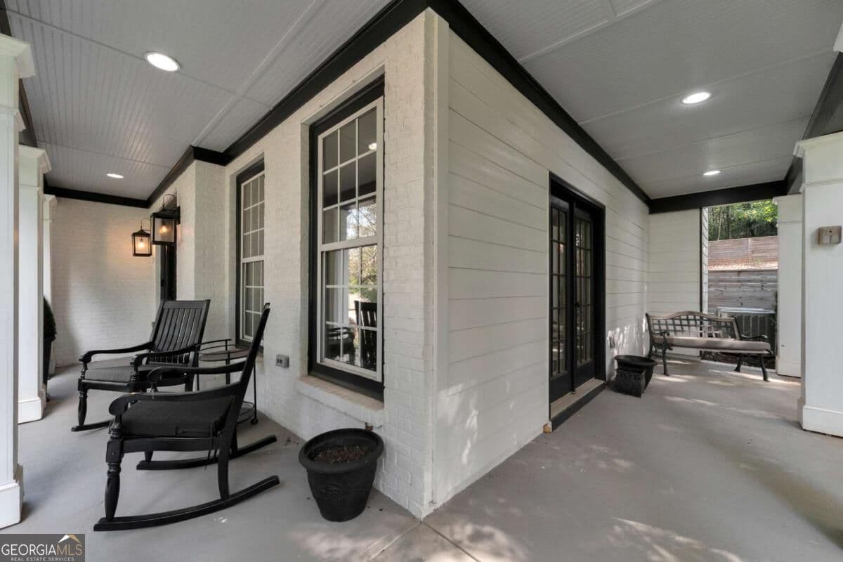 5 bedroom, 3 bathroom, 3,187 sq ft single family residence for sale at 2373 Oak Falls Lane, Buford, GA 30519 — photo 5