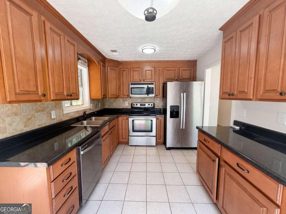 3 bedroom, 2.5 bathroom, 1,465 sq ft single family residence for sale at 722 Ridgetop Road, Bethlehem, GA 30620 — photo 6
