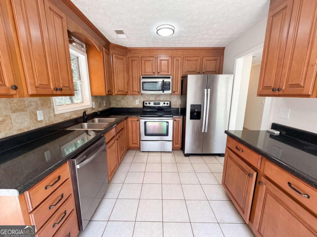 3 bedroom, 2.5 bathroom, 1,465 sq ft single family residence for sale at 722 Ridgetop Road, Bethlehem, GA 30620 — photo 7