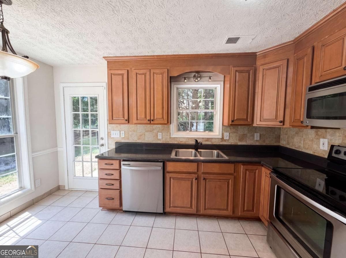 3 bedroom, 2.5 bathroom, 1,465 sq ft single family residence for sale at 722 Ridgetop Road, Bethlehem, GA 30620 — photo 8