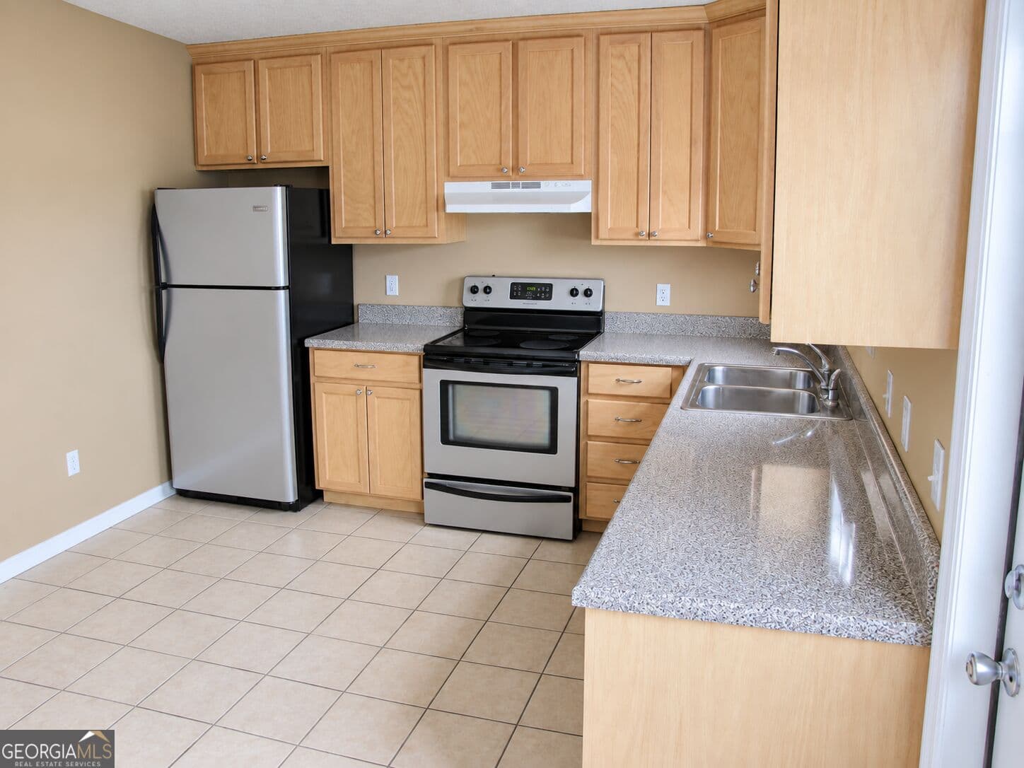 multi family,duplex for sale at 1736 Forsyth Place, Valdosta, GA 31602 — photo 3