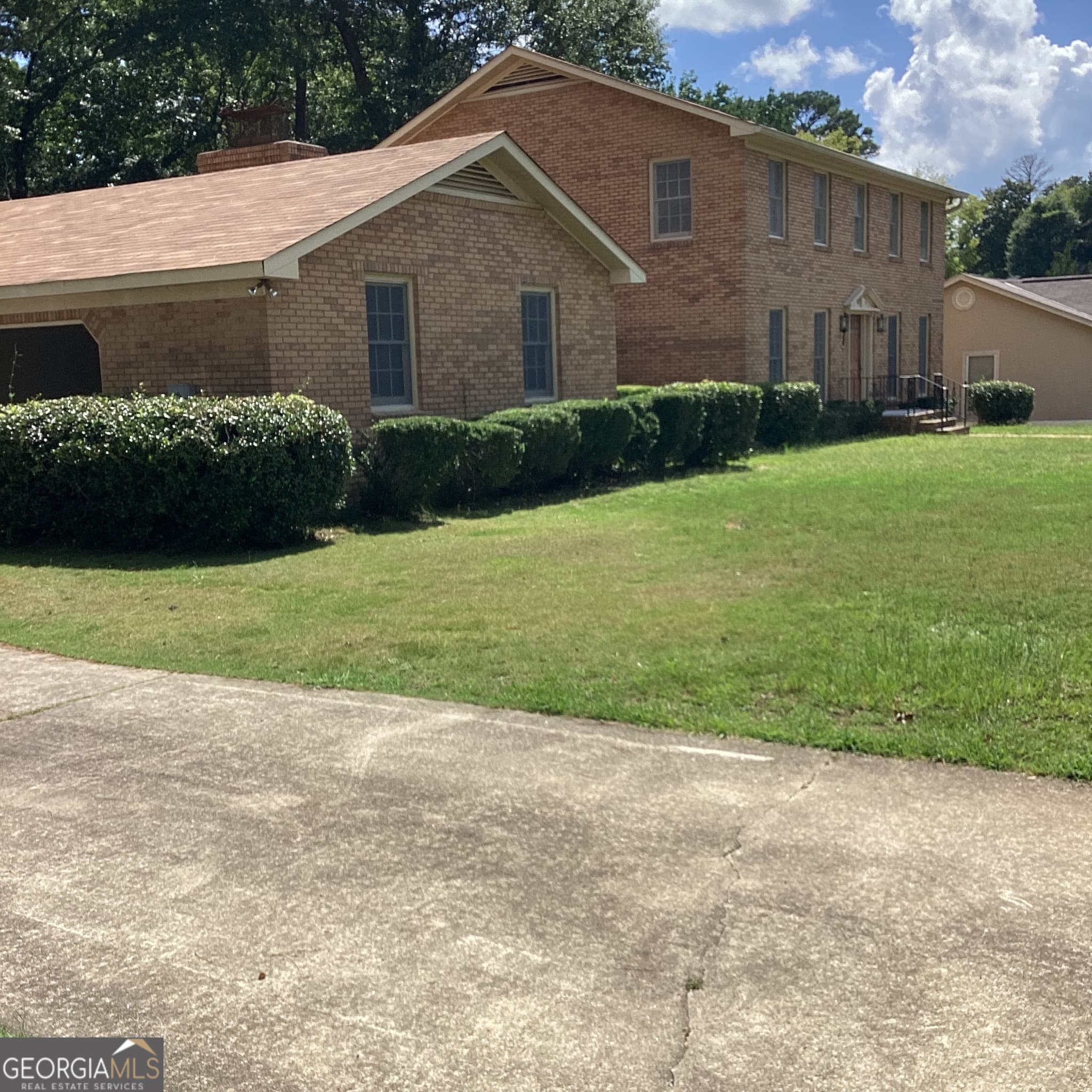 5 bedroom, 3.5 bathroom, 3,267 sq ft single family residence for sale at 4718 Velpoe Drive, Columbus, GA 31907 — photo 2