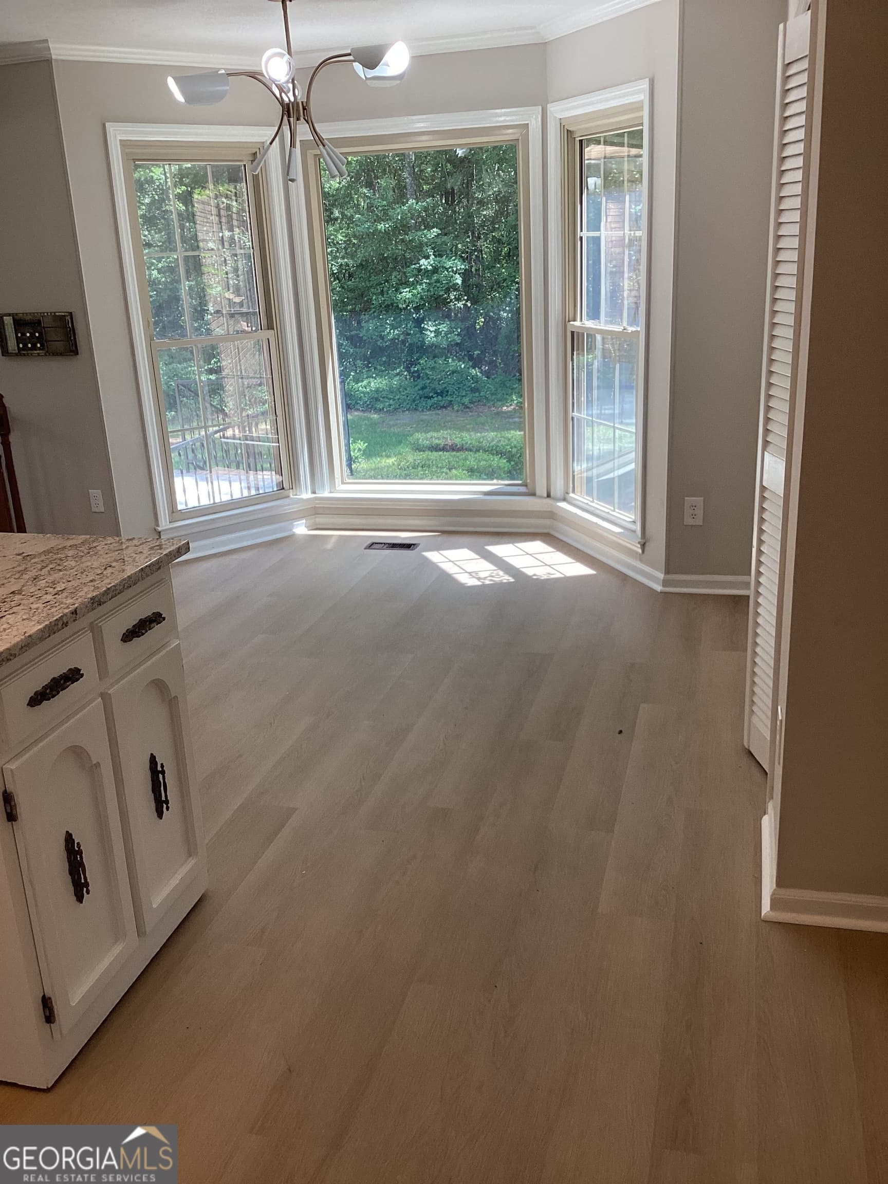 5 bedroom, 3.5 bathroom, 3,267 sq ft single family residence for sale at 4718 Velpoe Drive, Columbus, GA 31907 — photo 4