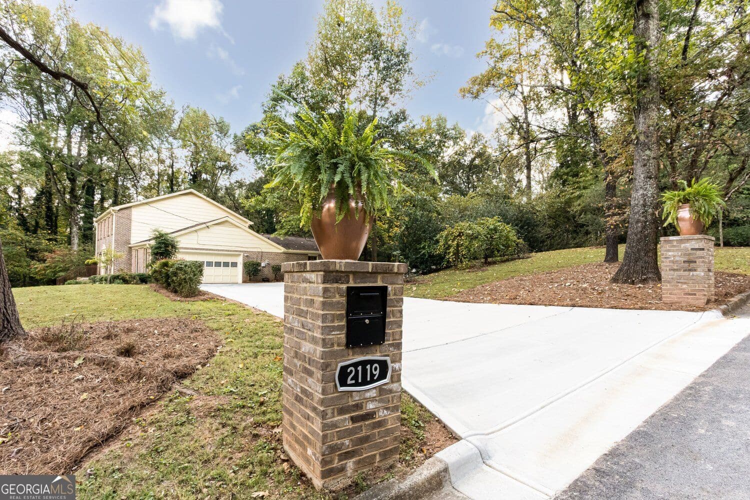 5 bedroom, 4 bathroom, 5,324 sq ft single family residence for sale at 2119 Gunstock Drive, Stone Mountain, GA 30087 — photo 10