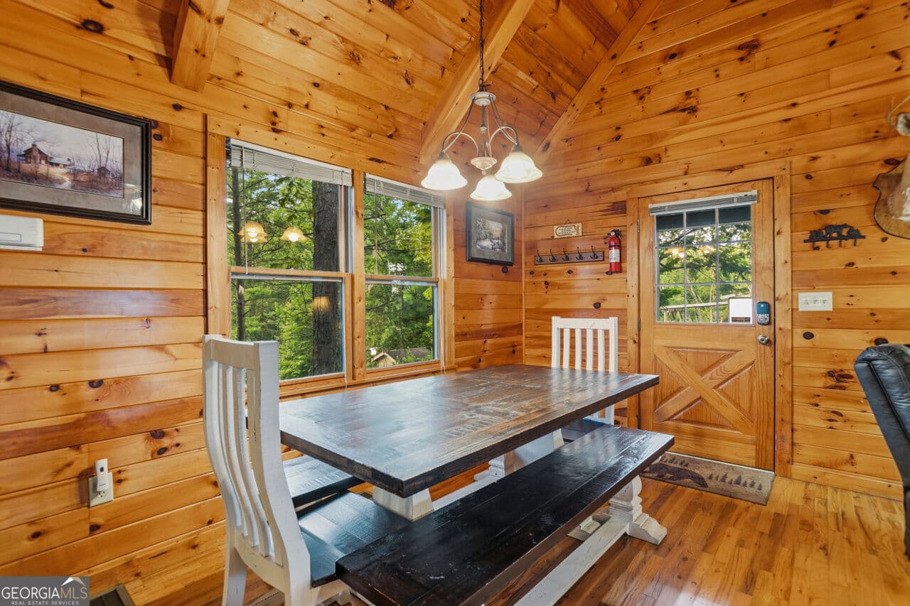 4 bedroom, 4 bathroom, 2,536 sq ft cabin,single family residence for sale at 142 Oak Hill Drive, Mineral Bluff, GA 30559 — photo 5