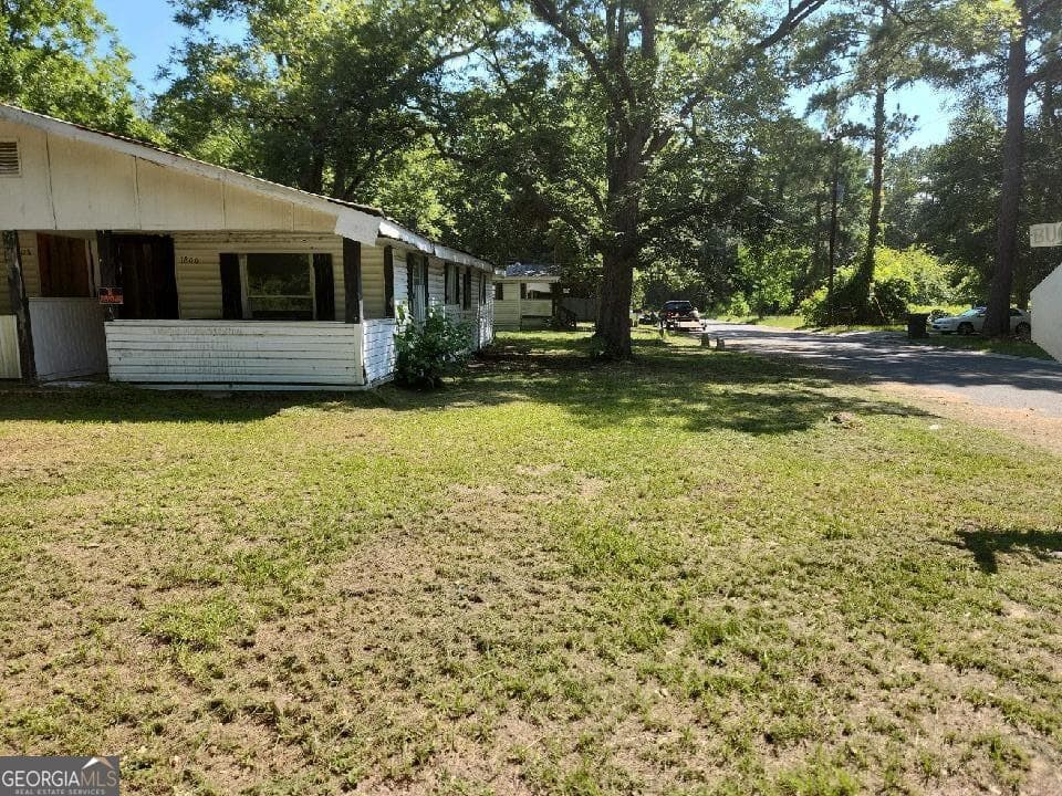 10 bedroom, 5 bathroom, 3,200 sq ft single family residence for sale at 1407 Hazel Street, Waycross, GA 31501 — photo 2