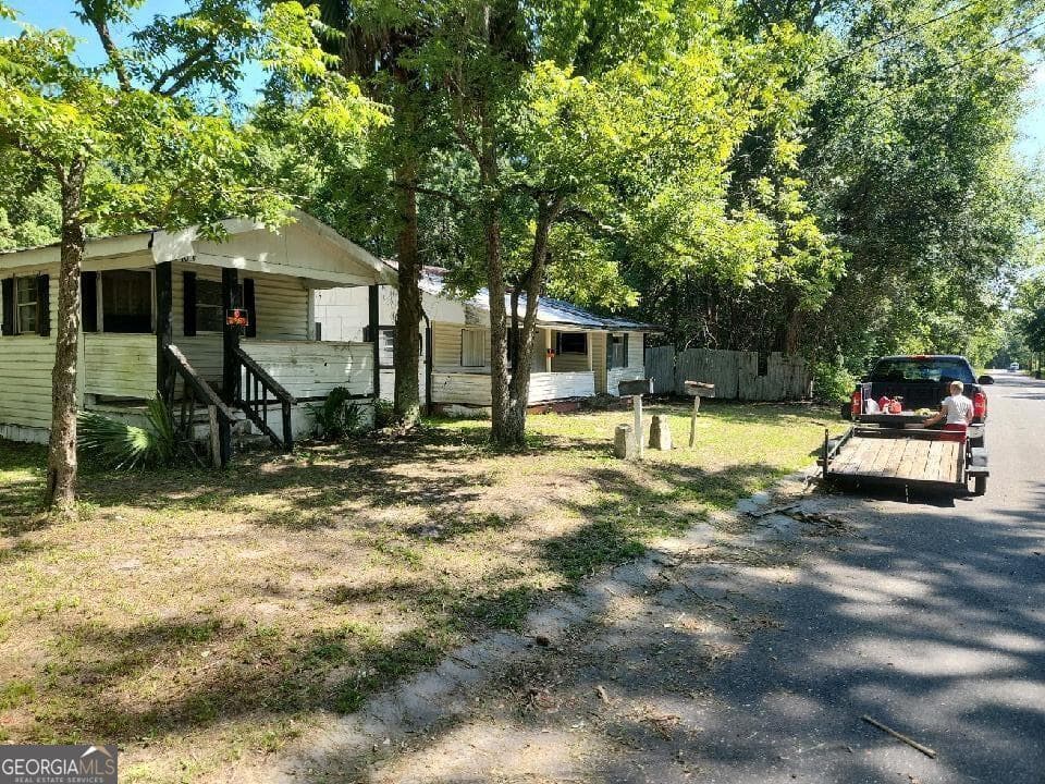 10 bedroom, 5 bathroom, 3,200 sq ft single family residence for sale at 1407 Hazel Street, Waycross, GA 31501