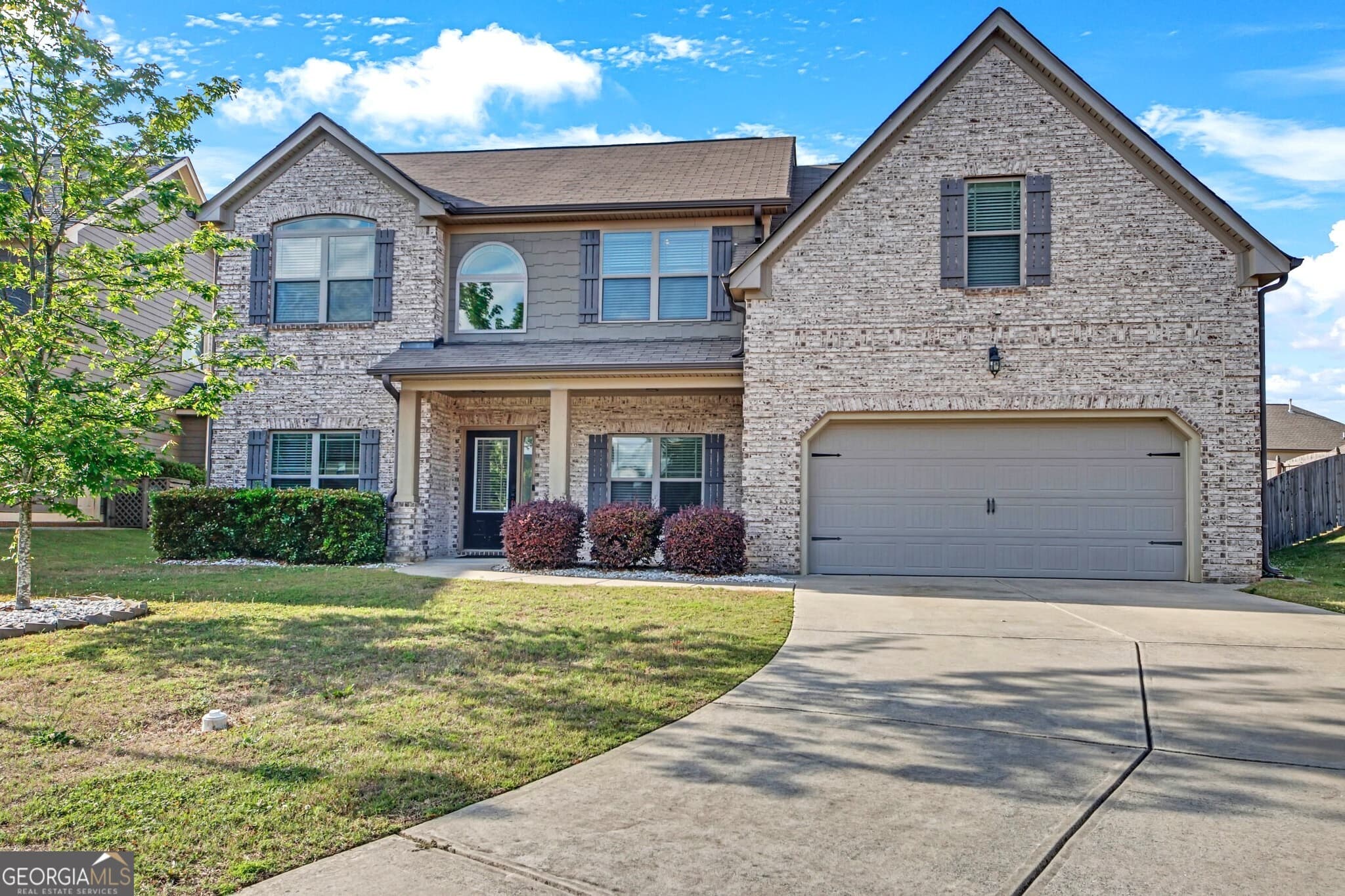 5 bedroom, 4 bathroom, 3,019 sq ft single family residence for sale at 602 Baymist Court, Loganville, GA 30052 — photo 1 of 32