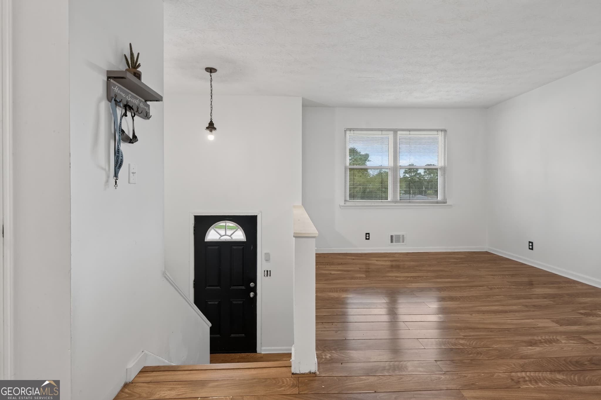 3 bedroom, 2 bathroom, 1,702 sq ft single family residence for sale at 3239 Pine Springs Manor, Decatur, GA 30034 — photo 6