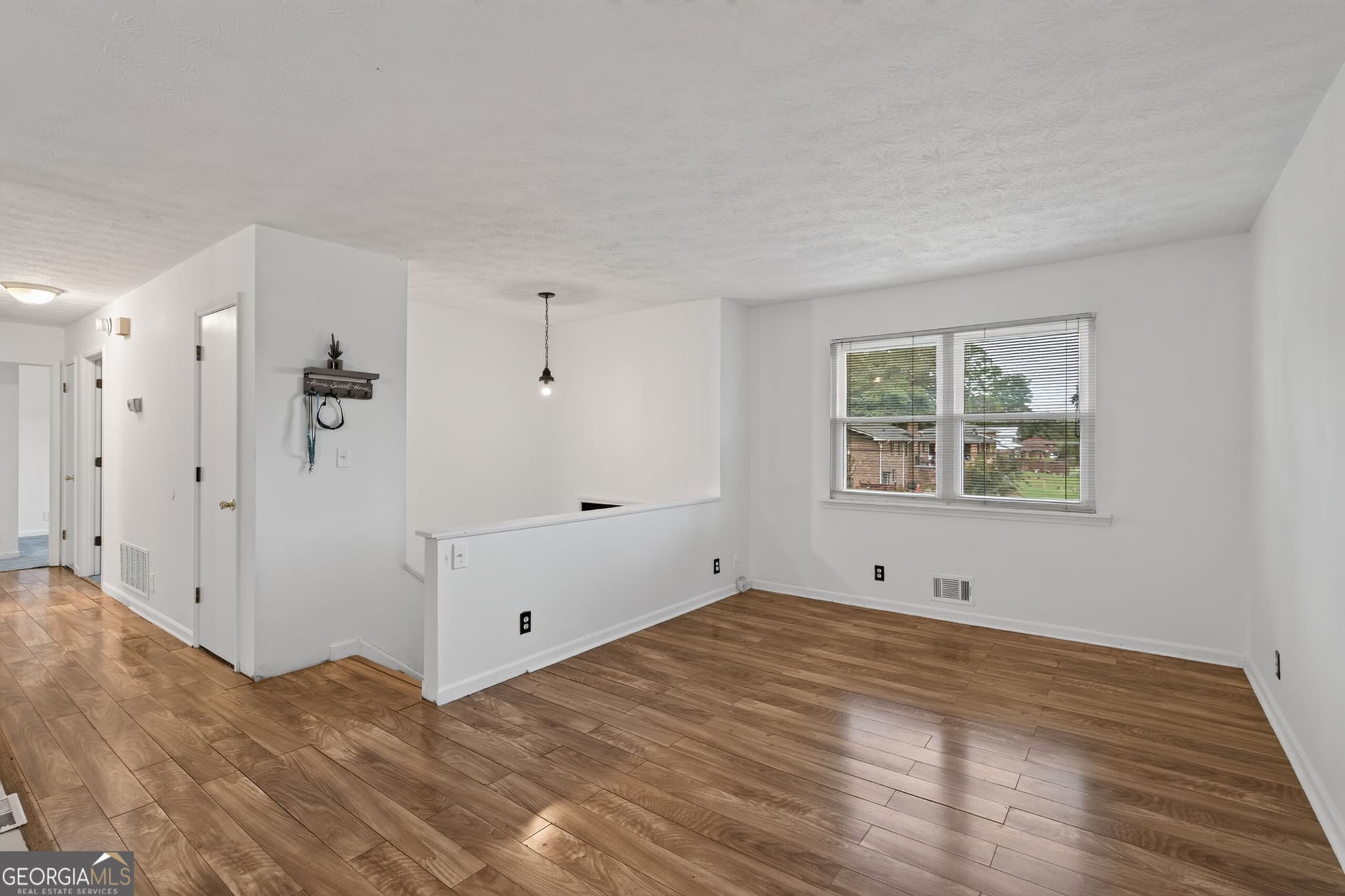 3 bedroom, 2 bathroom, 1,702 sq ft single family residence for sale at 3239 Pine Springs Manor, Decatur, GA 30034 — photo 7