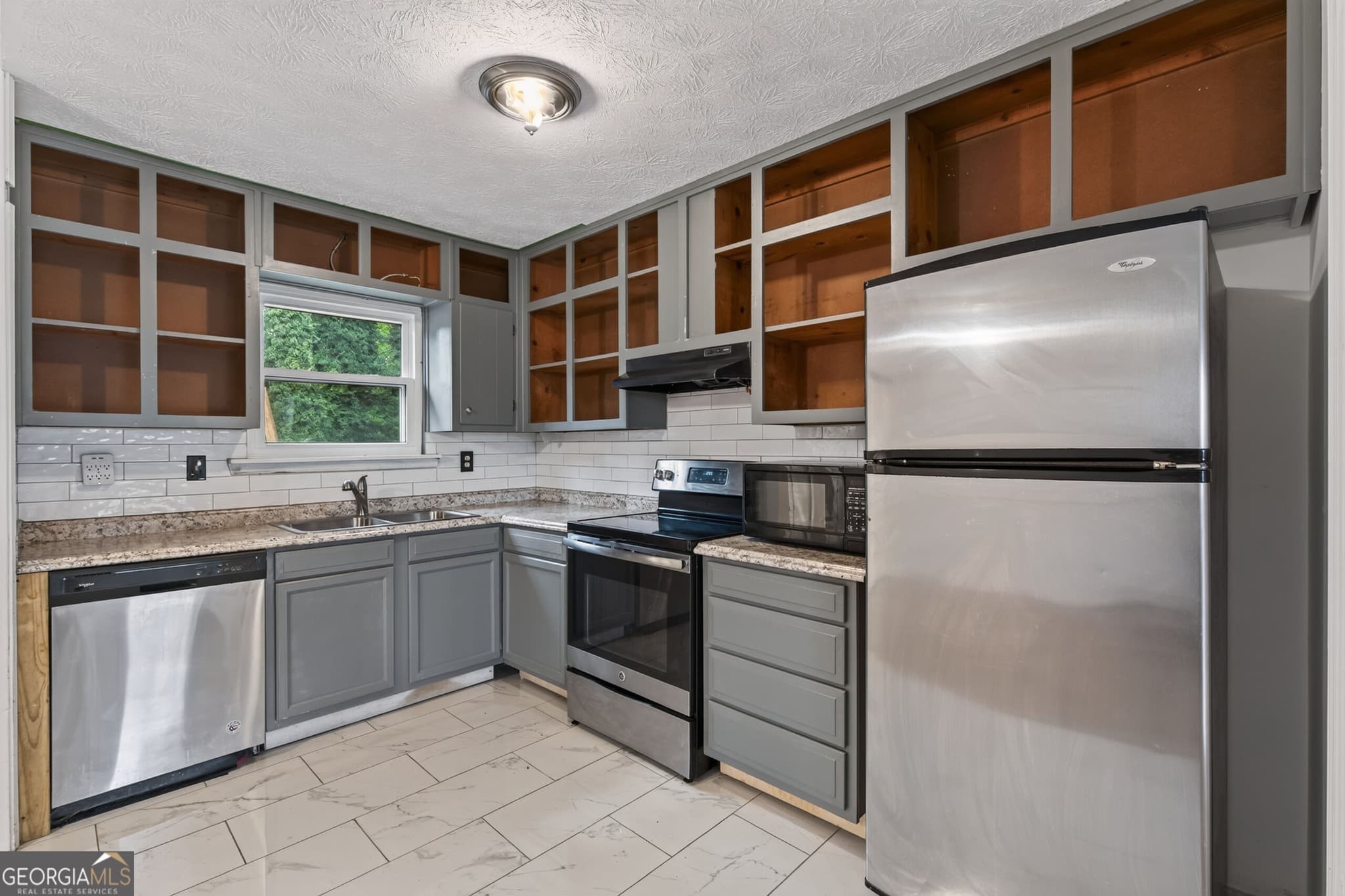 3 bedroom, 2 bathroom, 1,702 sq ft single family residence for sale at 3239 Pine Springs Manor, Decatur, GA 30034 — photo 10