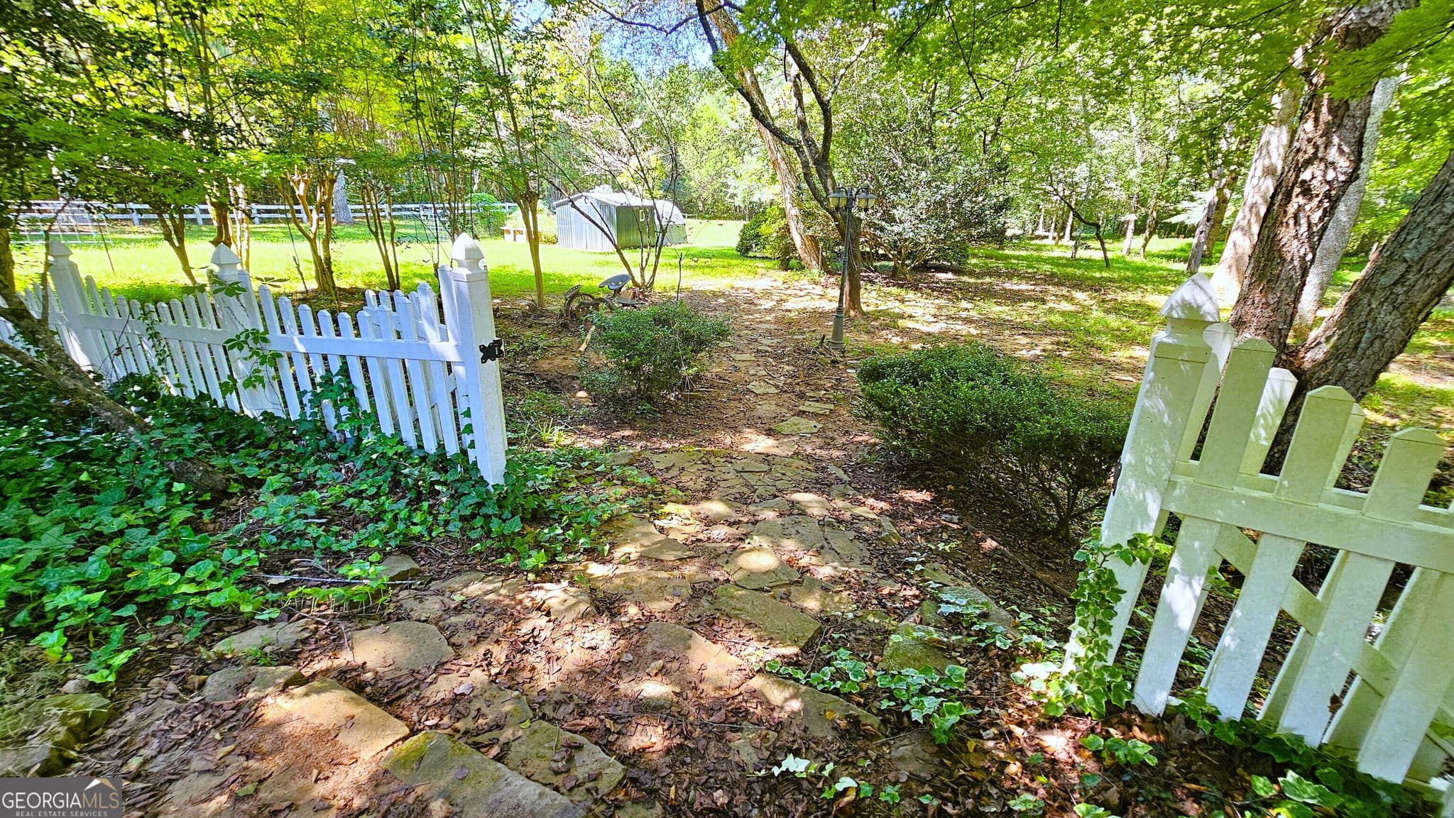 4 bedroom, 2.5 bathroom, 2,854 sq ft single family residence for sale at 528 Lazy River Lane, Woodstock, GA 30188 — photo 9