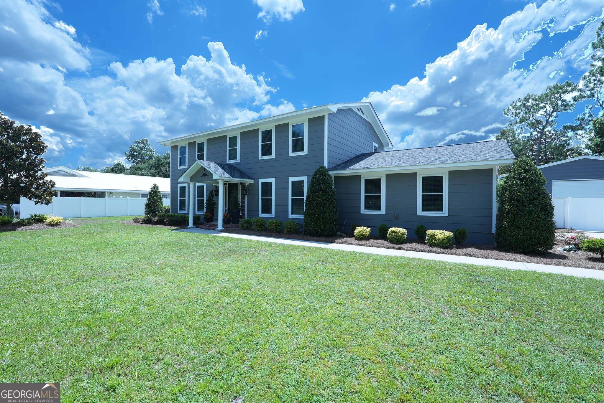 5 bedroom, 3 bathroom, 2,720 sq ft single family residence for sale at 712 Old Waynesville Road, Jesup, GA 31546 — photo 4