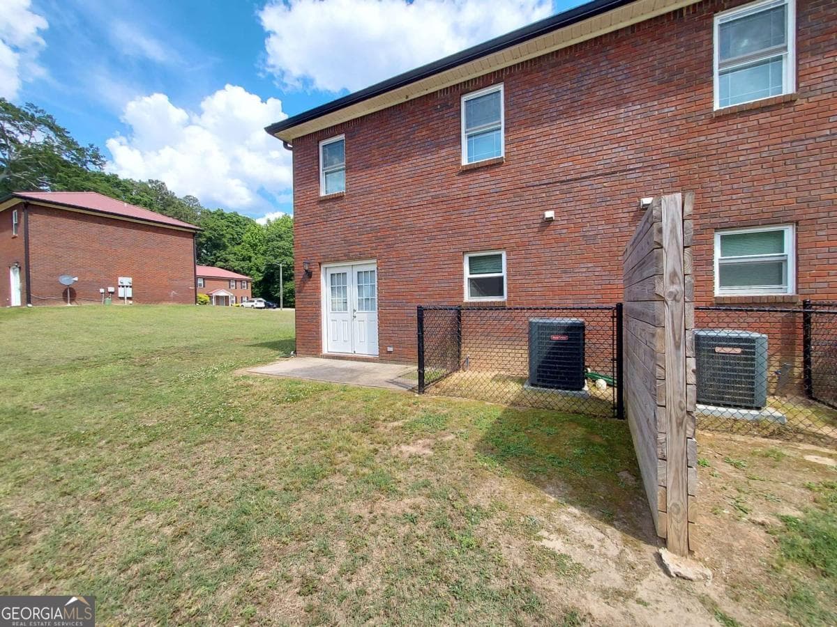 3 bedroom, 1.5 bathroom, 1,134 sq ft duplex for rent at 160 Second Street TOWNHOME #2, Winder, GA 30680 for $1,500 a month — photo 7