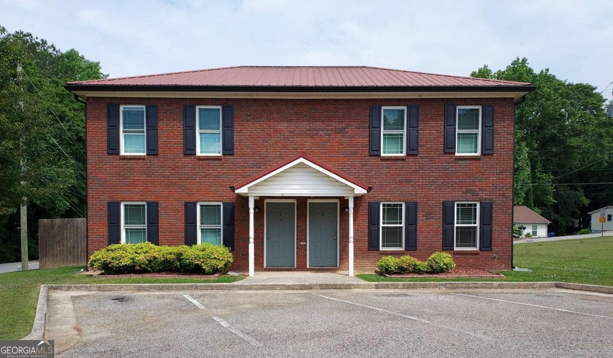 3 bedroom, 1.5 bathroom, 1,134 sq ft duplex for rent at 160 Second Street TOWNHOME #2, Winder, GA 30680 for $1,500 a month