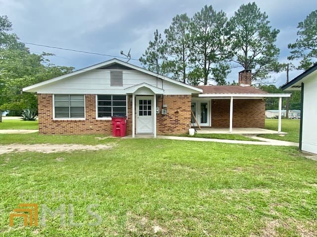 3 bedroom, 2 bathroom, 1,974 sq ft single family residence for sale at 66 W Tenth Street, Helena, GA 31037 — photo 7