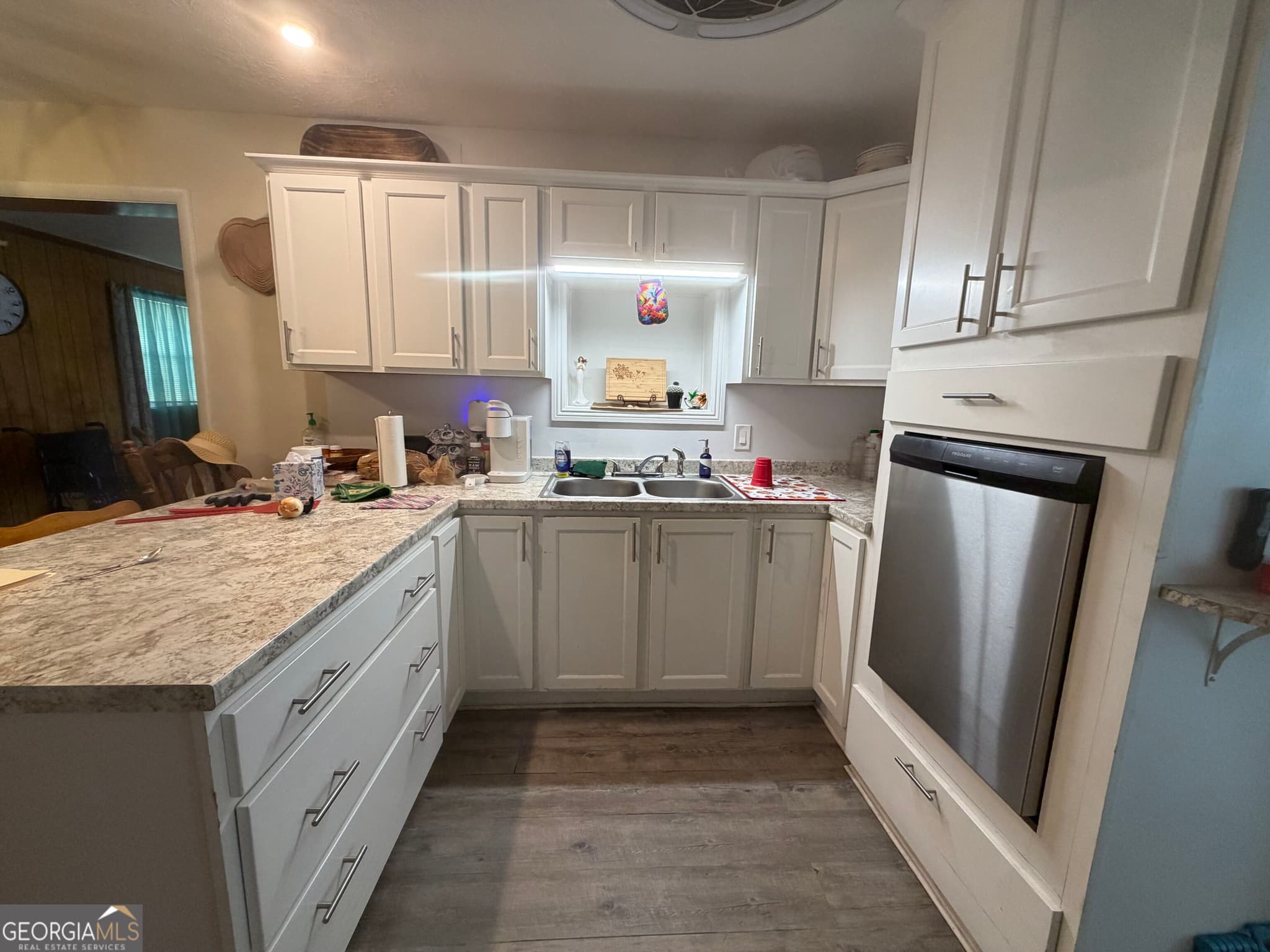 3 bedroom, 2 bathroom, 1,974 sq ft single family residence for sale at 66 W Tenth Street, Helena, GA 31037 — photo 3