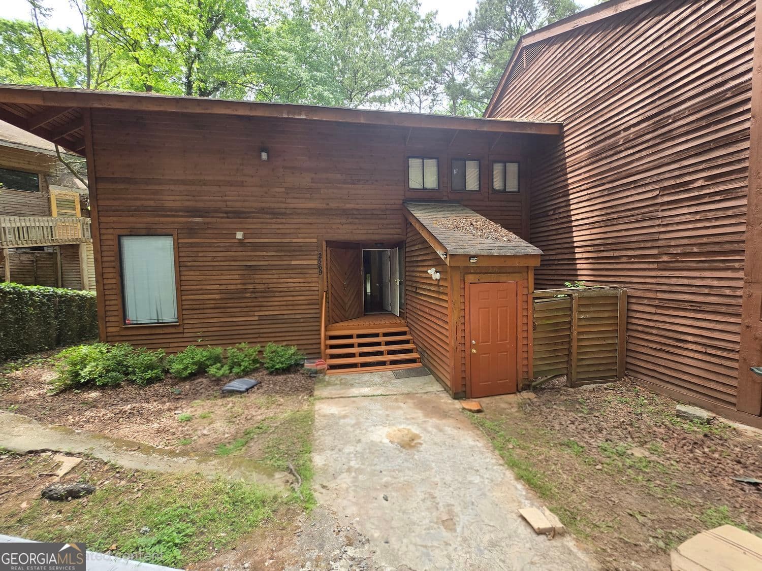 3 bedroom, 3 bathroom, 1,752 sq ft townhouse for rent at 2569 Terrace Trail, Decatur, GA 30035 for $1,800 a month