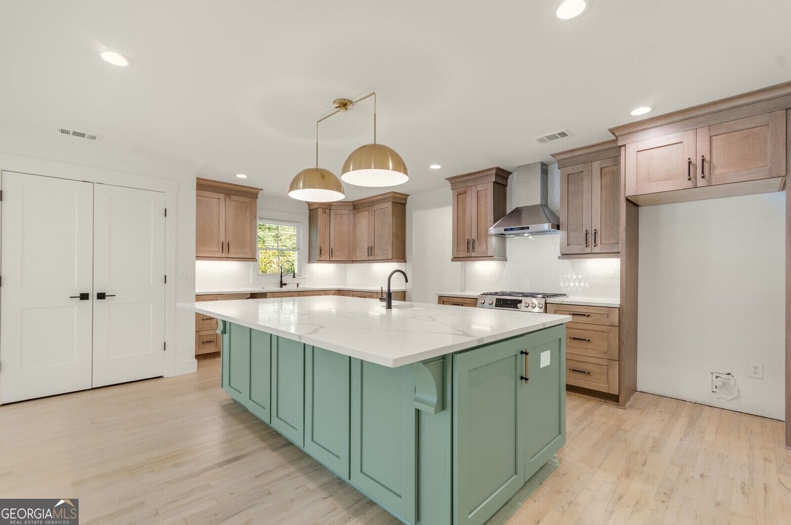 3 bedroom, 2.5 bathroom, 1,900 sq ft single family residence for rent at 970 Pinedale Drive, Smyrna, GA 30080 for $3,400 a month — photo 6