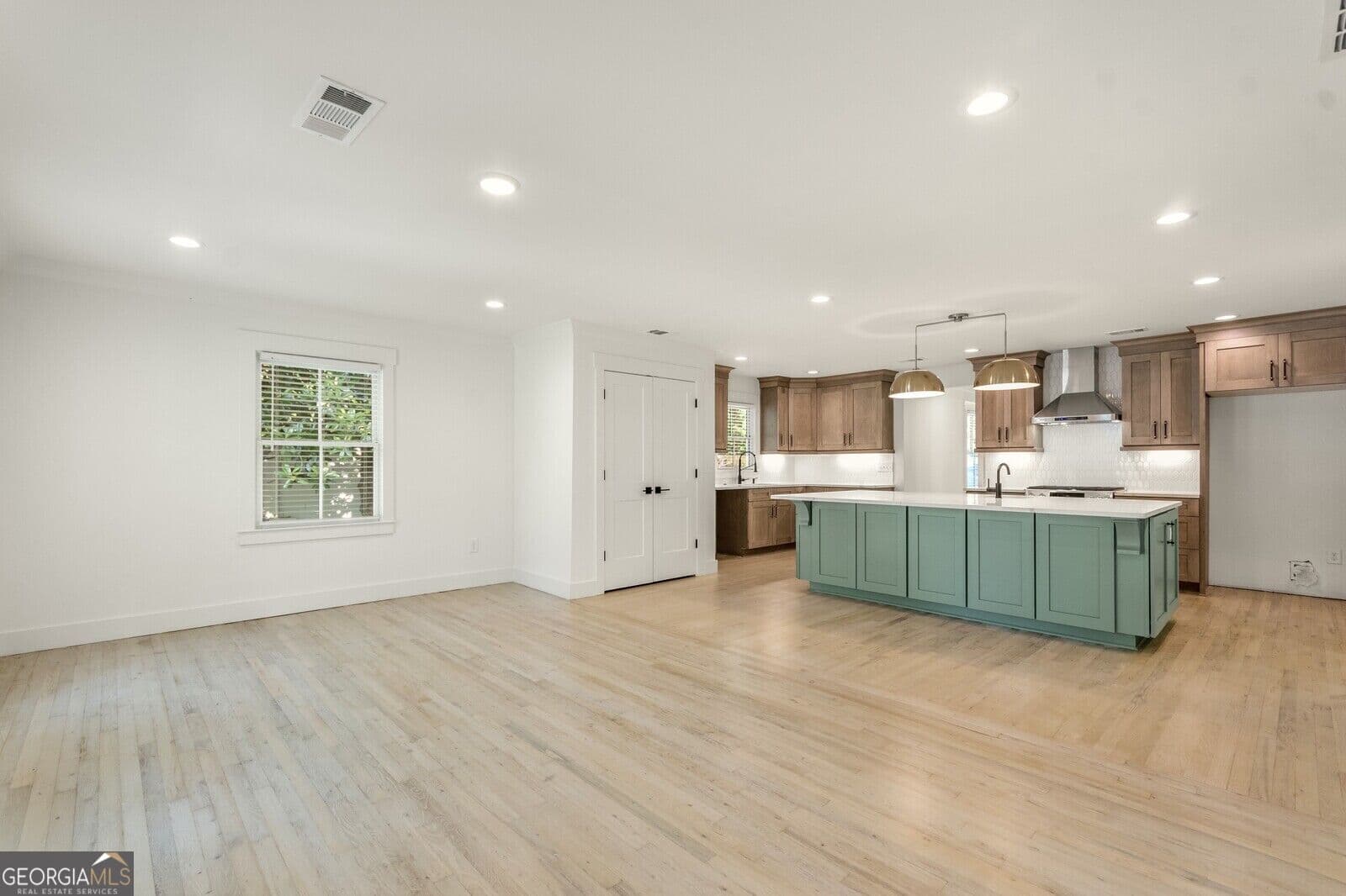 3 bedroom, 2.5 bathroom, 1,900 sq ft single family residence for rent at 970 Pinedale Drive, Smyrna, GA 30080 for $3,400 a month — photo 5
