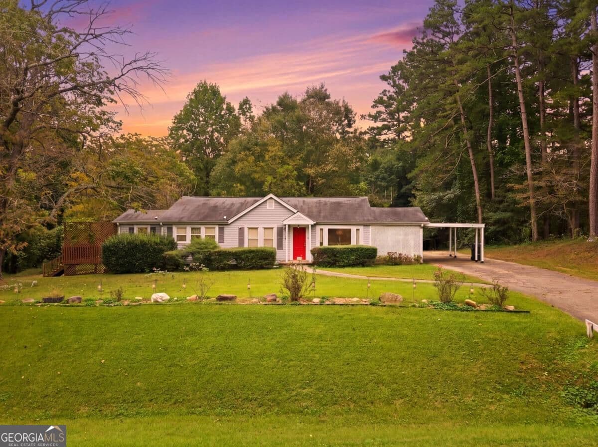 3 bedroom, 1 bathroom, 1,296 sq ft single family residence for sale at 4982 Dallas Acworth Highway, Dallas, GA 30132 — photo 2