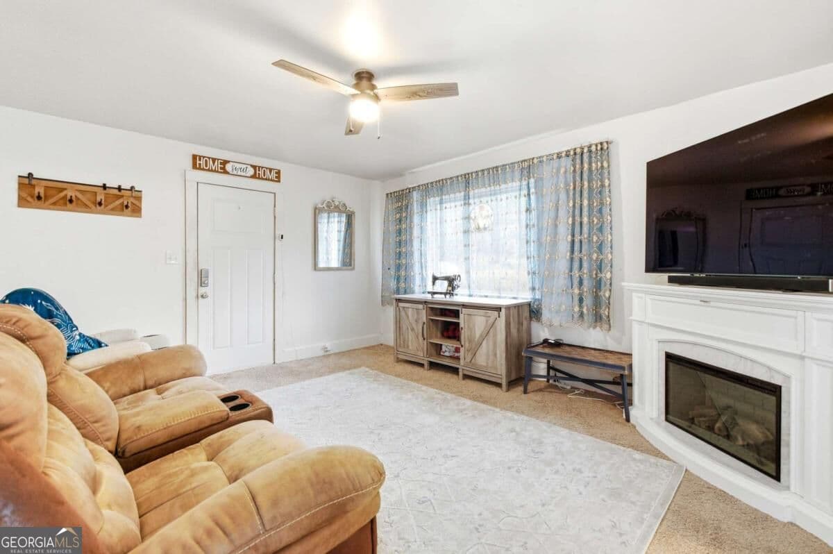 3 bedroom, 1 bathroom, 1,296 sq ft single family residence for sale at 4982 Dallas Acworth Highway, Dallas, GA 30132 — photo 5