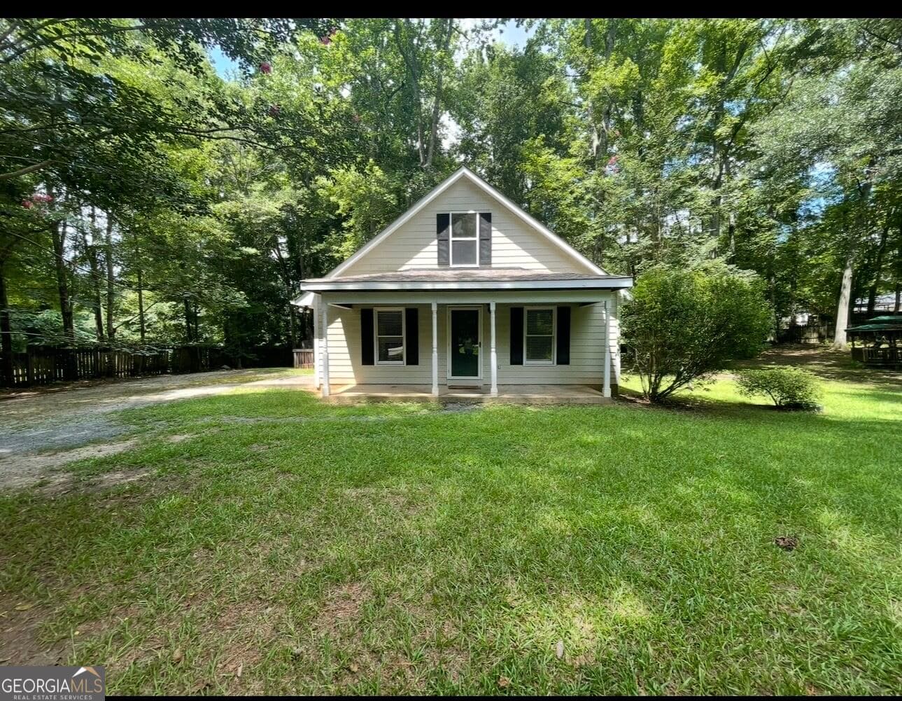 3 bedroom, 2 bathroom, 1,320 sq ft single family residence for rent at 61 Clearwater Road, Sharpsburg, GA 30277 for $1,875 a month