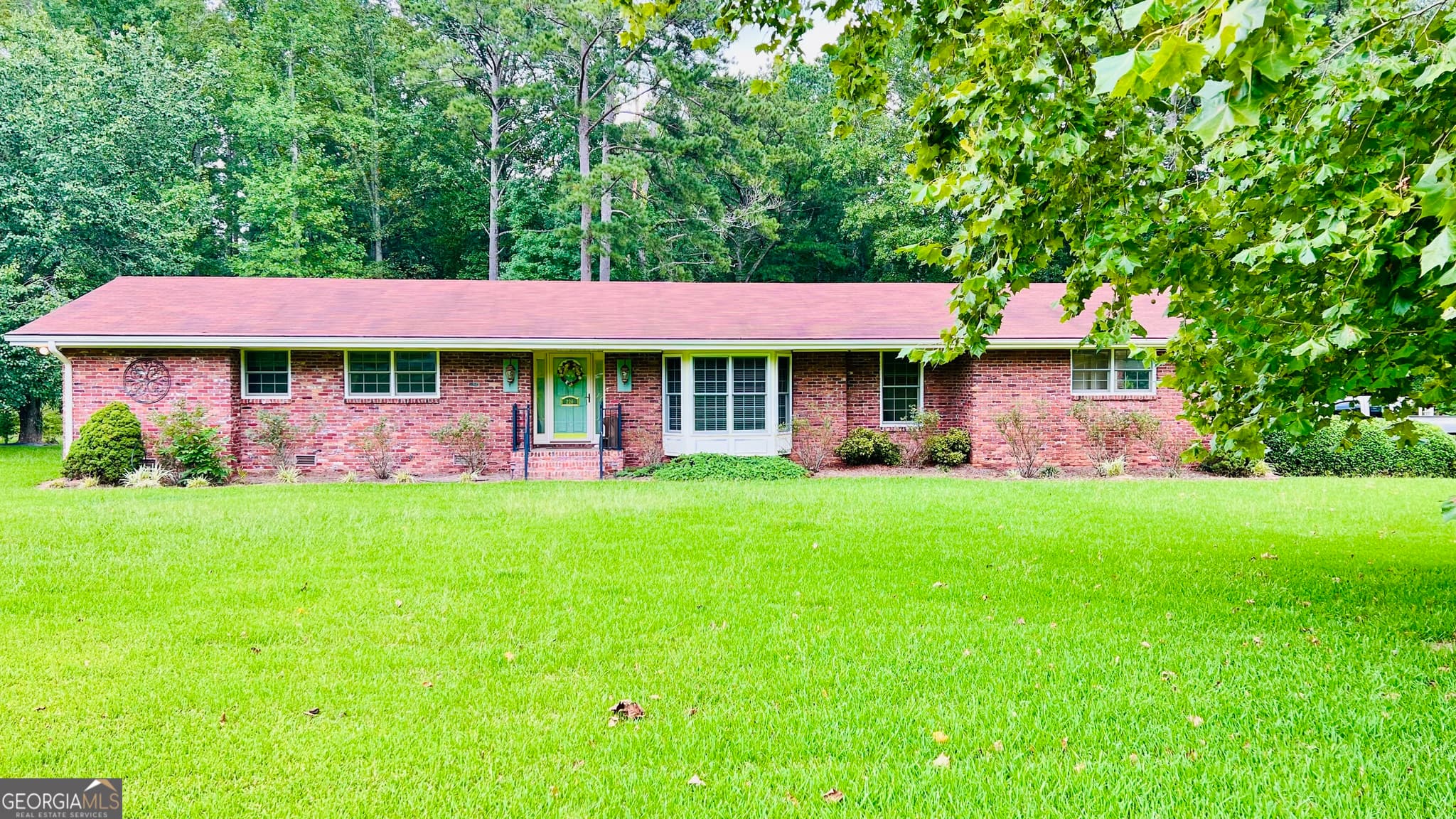 3 bedroom, 2 bathroom, 1,760 sq ft single family residence for sale at 220 Fannin Road, Griffin, GA 30223 — photo 1 of 44